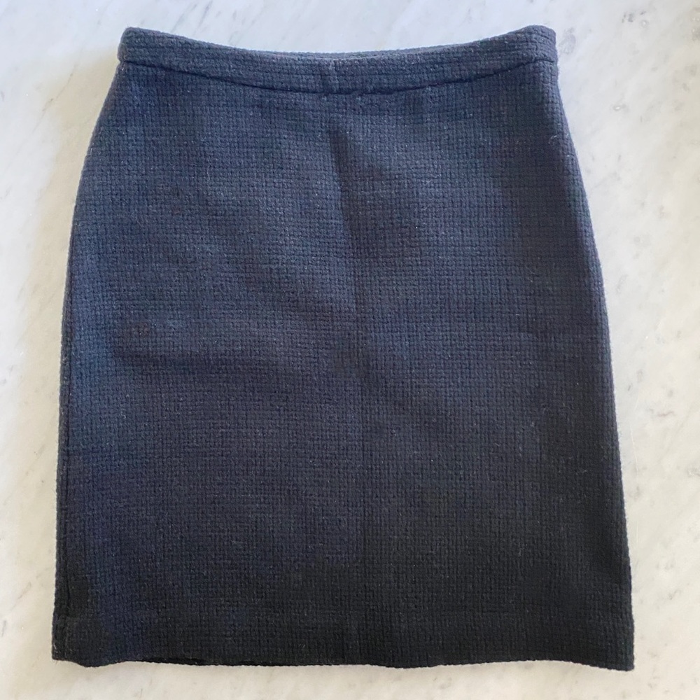 Black Banana Republic Pencil Skirt Size 0. Side Zipper